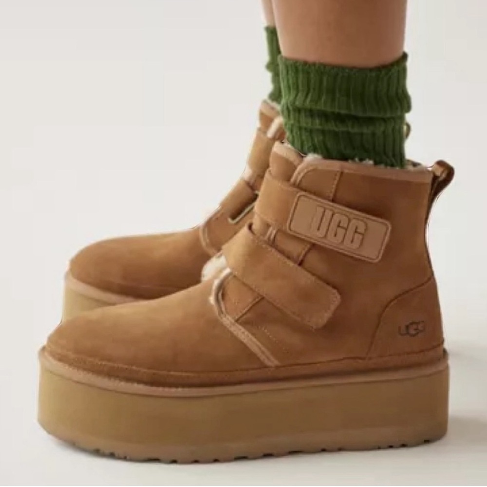 UGG platform boots size 8